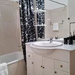 Semesterbostad Villa&damata *